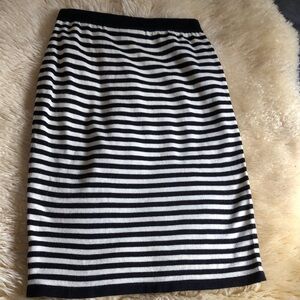 Liz Claiborne stripped black and cream sweater skirt